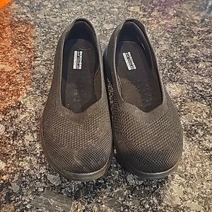 Skechers air cooled mat slip on shoes size 9